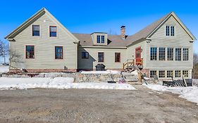 Charming Lovell Farmhouse - 17 Acres With Mtn Views!