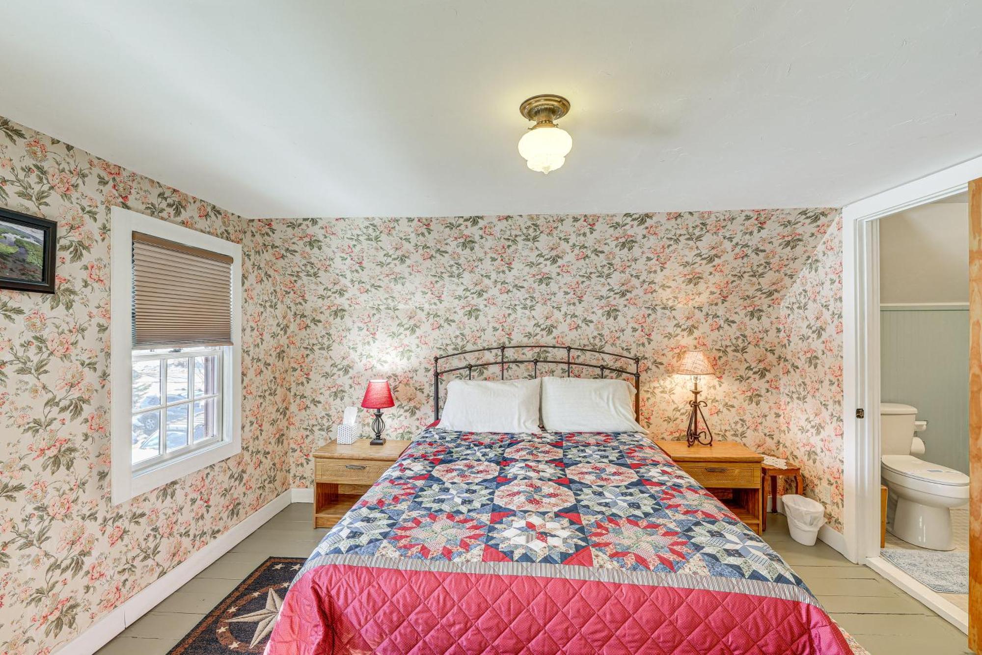 Charming Lovell Farmhouse - 17 Acres With Mtn Views! Exterior photo